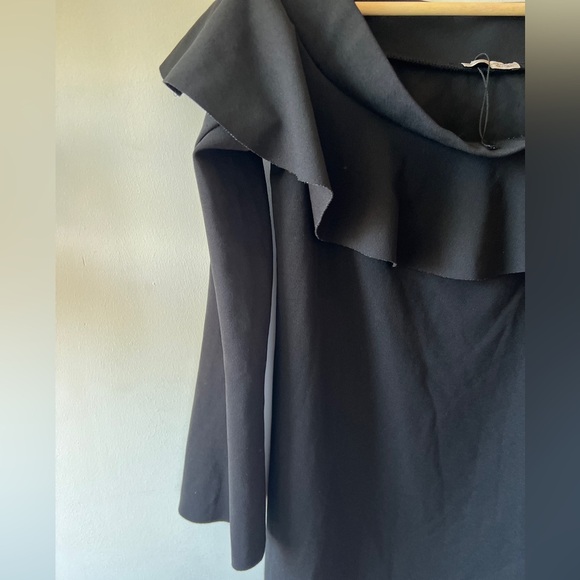 Zara Off the Shoulders Ruffle Dress M - Picture 4 of 7